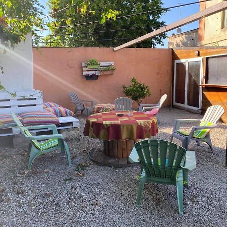 Chez Marinette Apartment Le Cailar Екстериор снимка